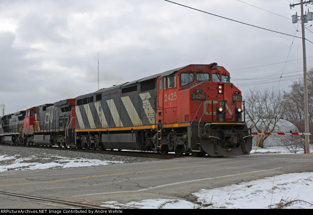 CN 2425 leads a northbound over Green Rd.